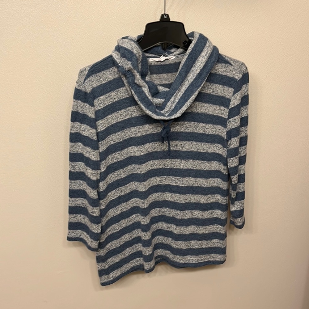 Lightweight cowl neck, 3/4 sleeve